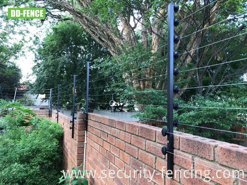 Electric Fence with Alarm System for Farm Prison Airport Border Railway Station